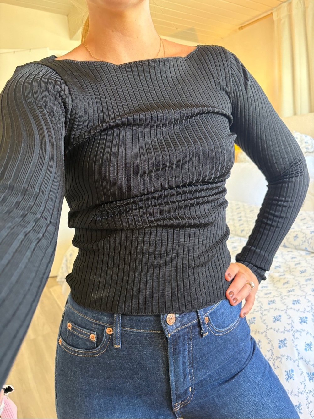 Abercrombie & Fitch Ribbed Long-Sleeve Boatneck Sweater - Black